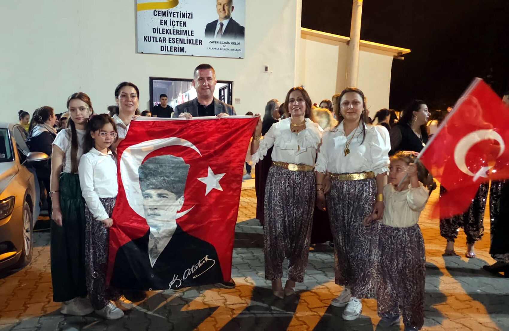 E D I R N E L I K A D I N L A R S A L V A R G E C E S I’ N D E E G L 1247504 371135