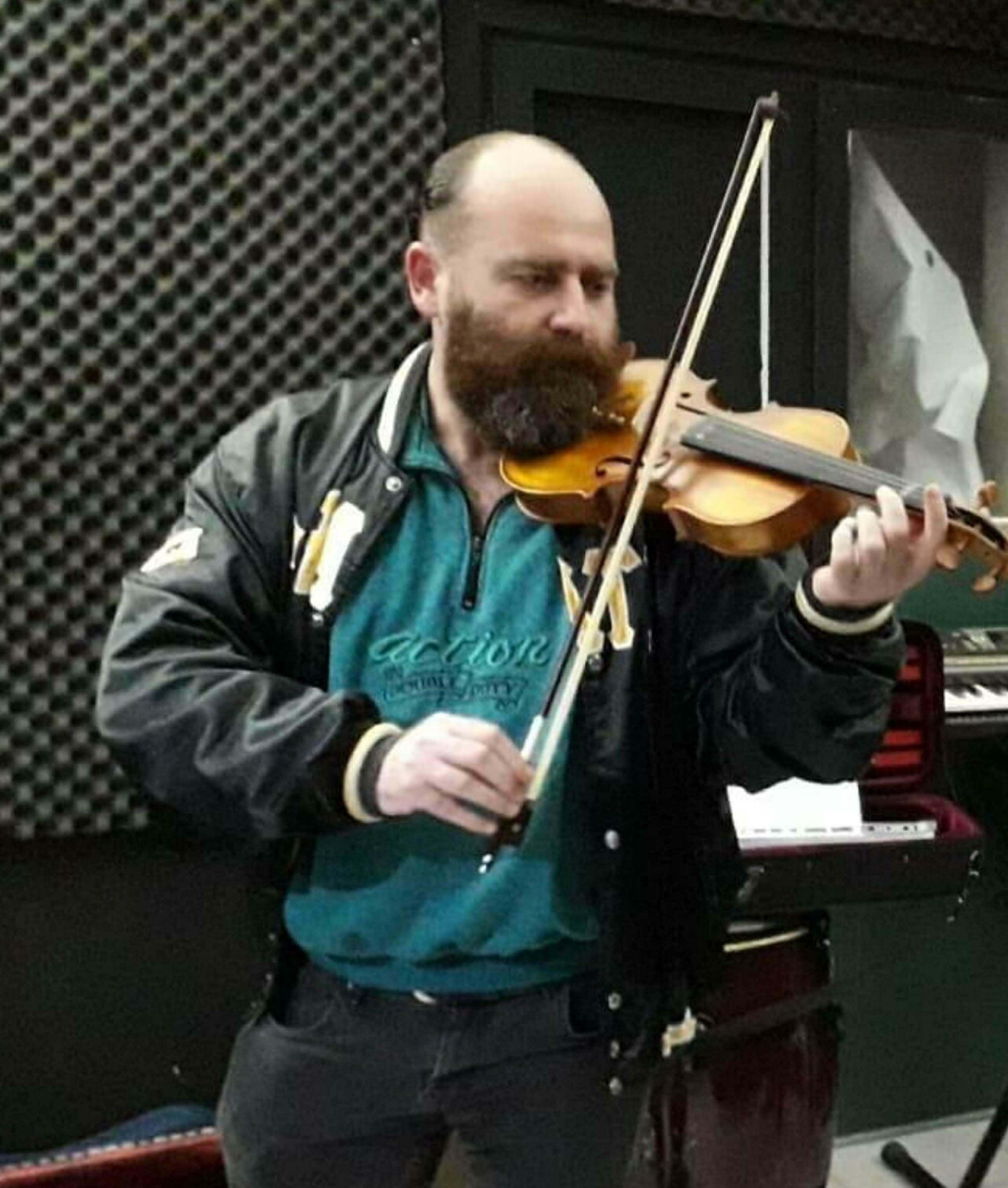 E L E K T R I K D A V A S I N D A I Z S U G E N E L M U D U R U V E 1283102 381753