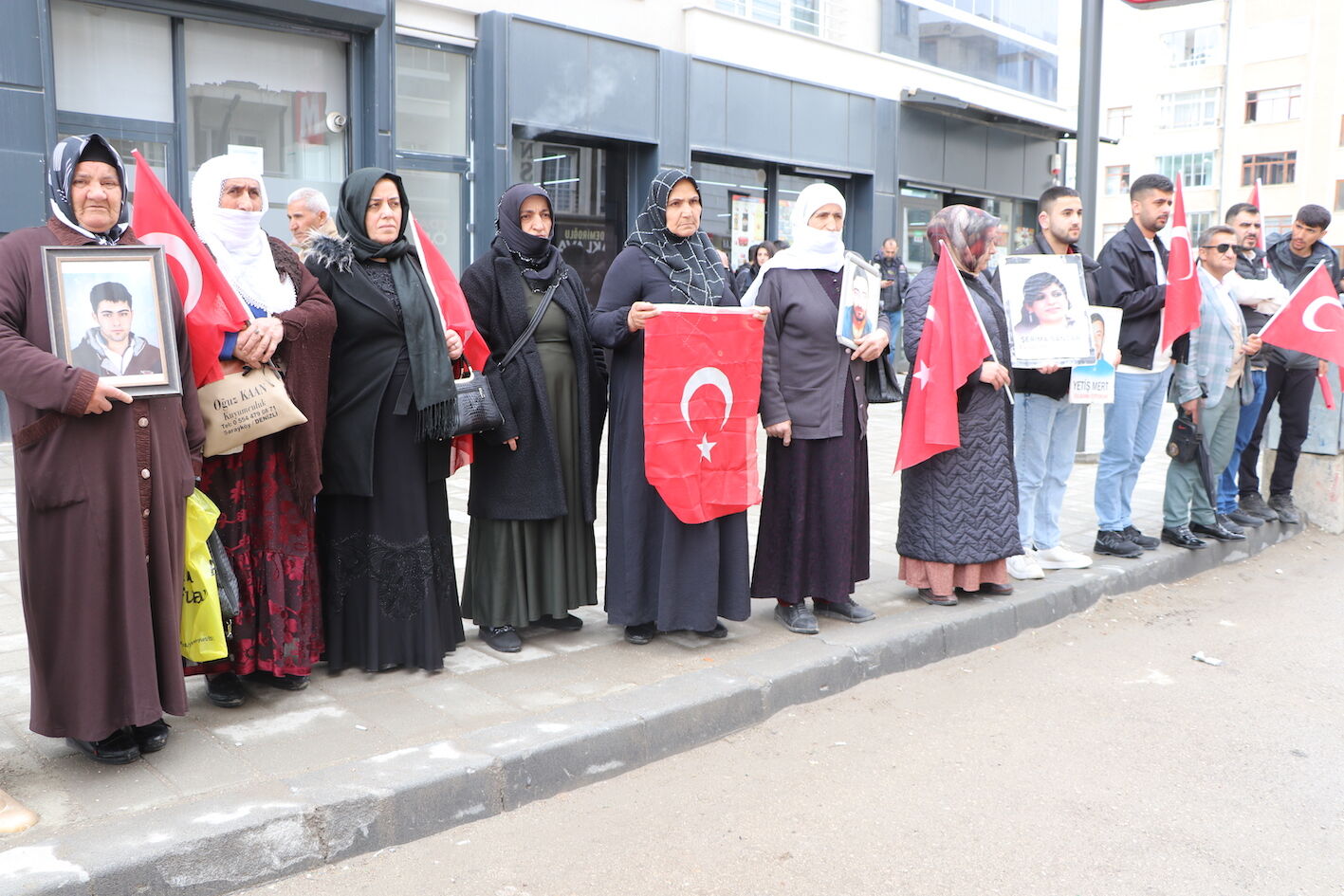 E V L A T N O B E T I N D E K I A N N E C E Z A Y O K G E L I N 1252314 372643