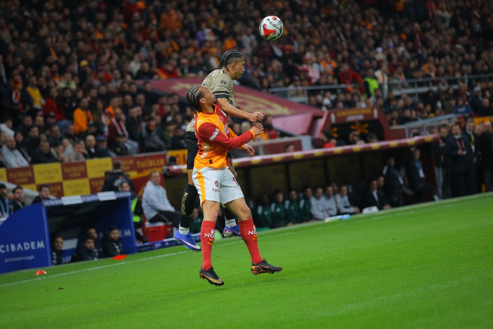 G A L A T A S A R A Y – K O C A E L I S P O R F O T O G R A F L A R 1257700 374238