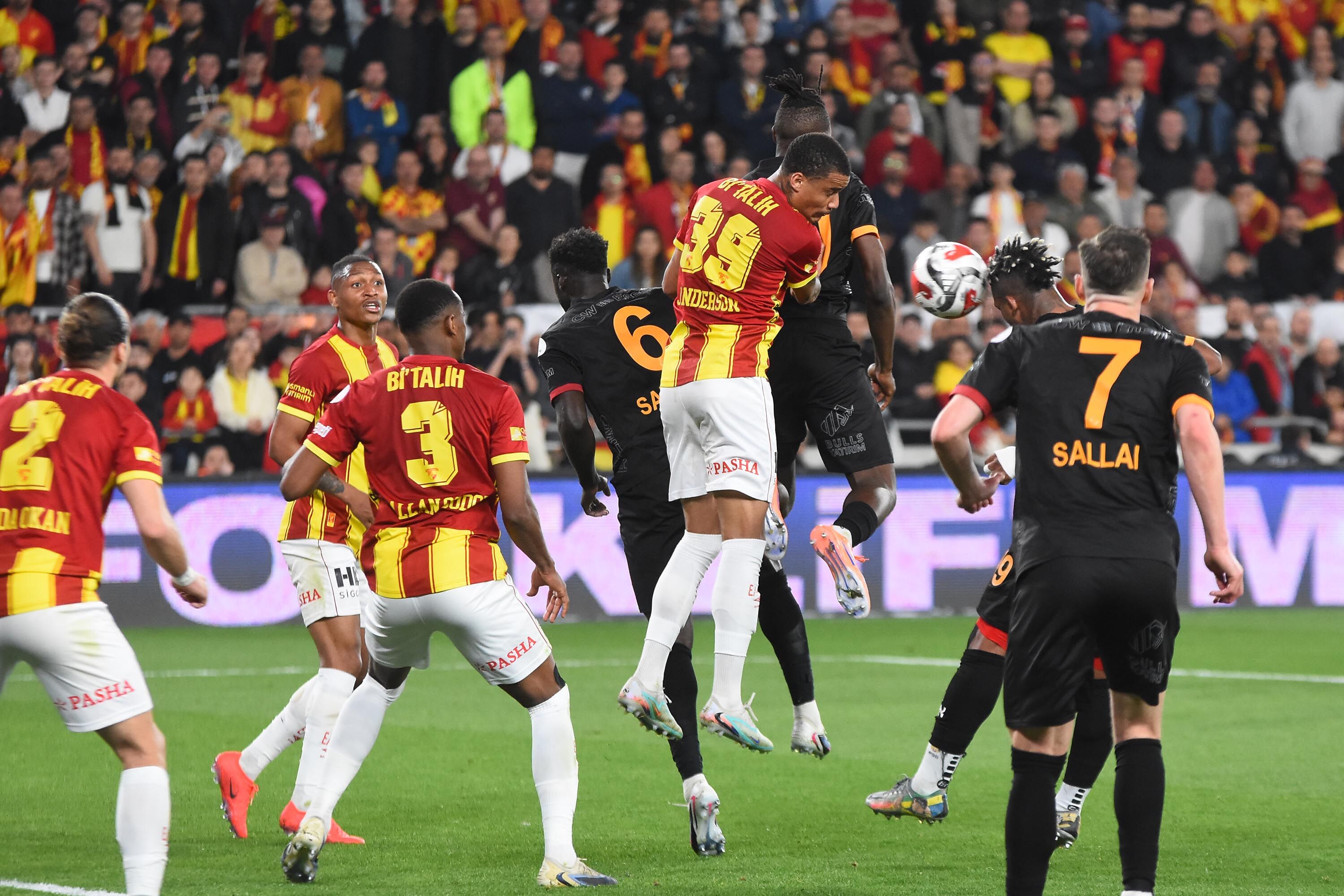 G O Z T E P E G A L A T A S A R A Y E K F O T O G R A F L A R 1251393 372363