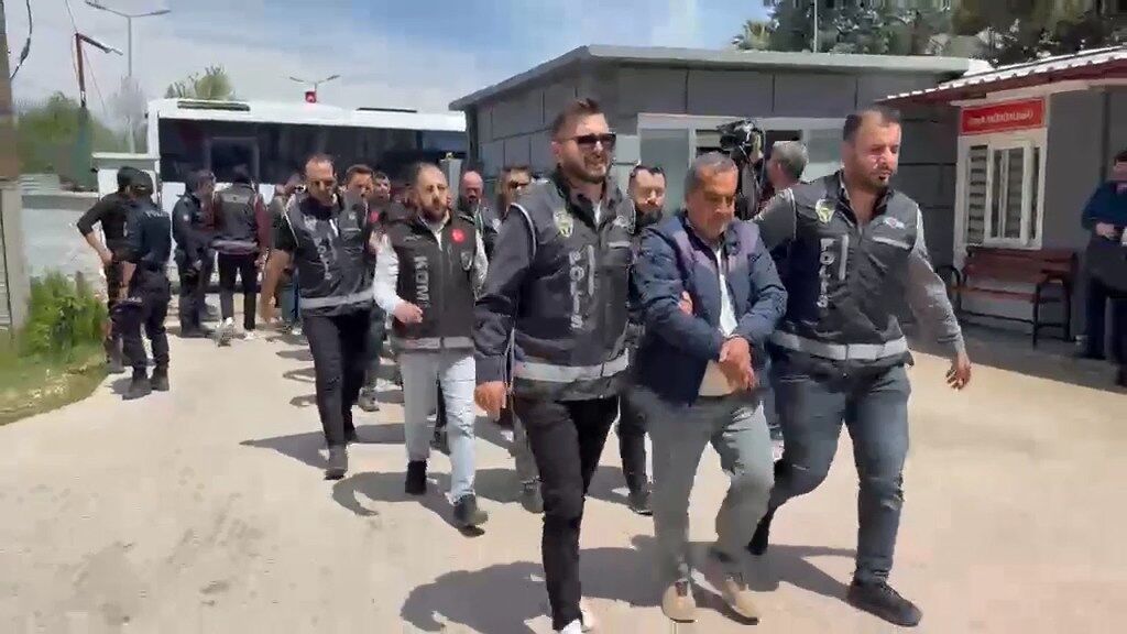 H A L F E T I B E L E D I Y E S I N D E Y O L S U Z L U K O P E R A 1281760 381366