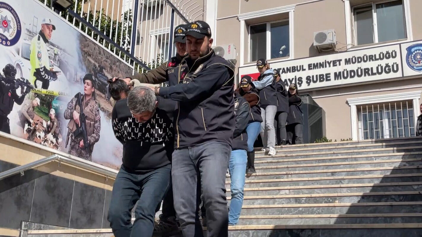 I S T A N B U L D A F U H U S O P E R A S Y O N U 9 K I S I T U 1245470 370552