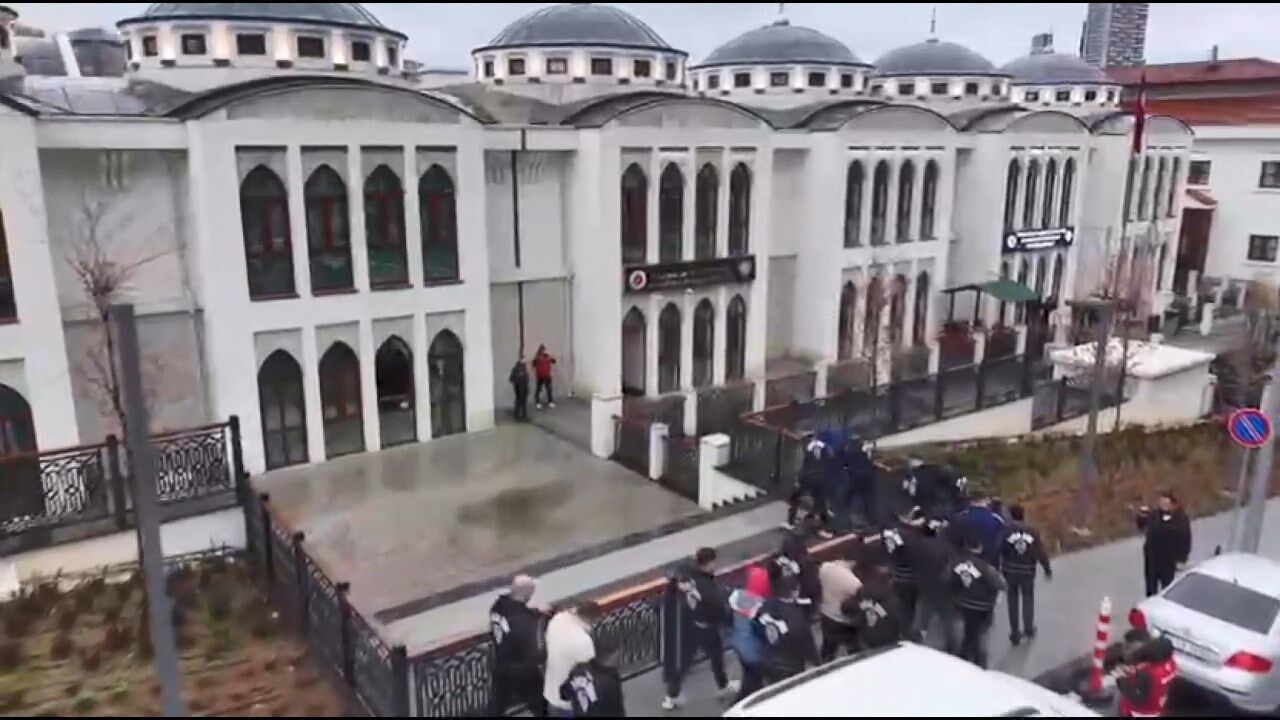 I S T A N B U L M E R K E Z L I 7 I L D E ‘ K A R A B O R S A B I L E 1272106 378626