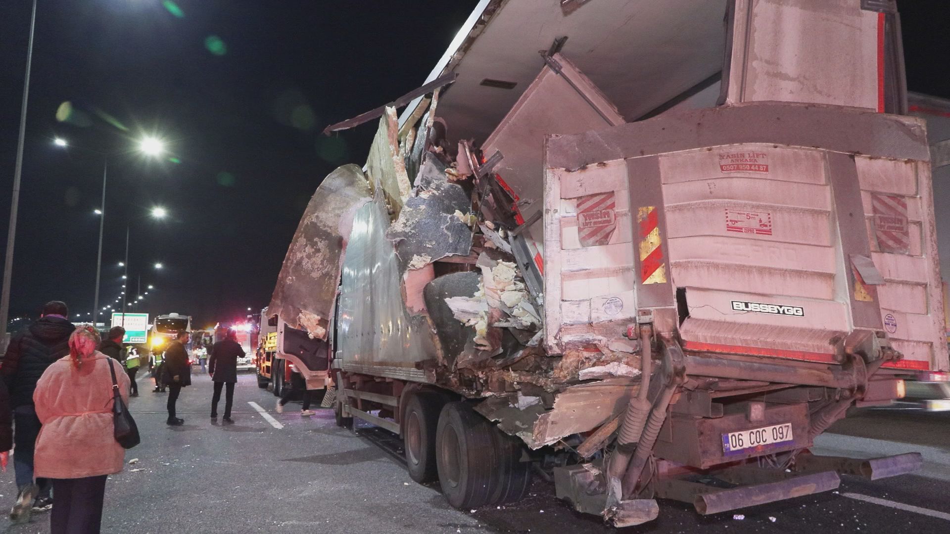 I S T A N B U L S A N C A K T E P E D E S E Y I R H A L I N D E K I 1238527 368381