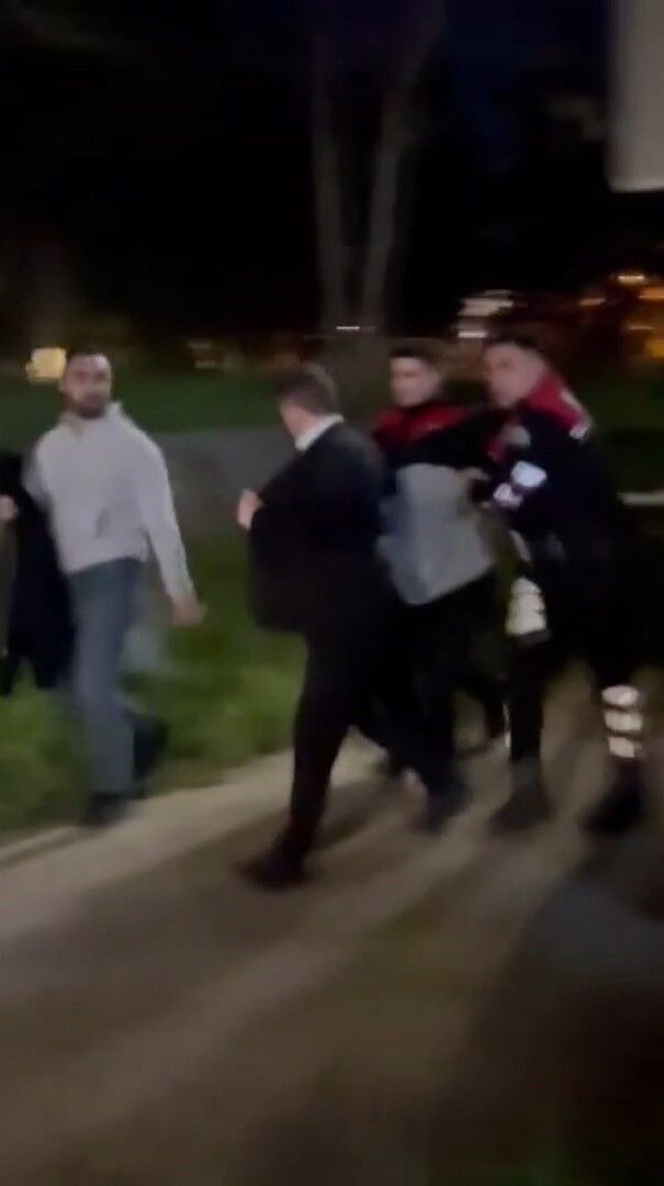 I S T A N B U L – S A R I Y E R’ D E K I Z Y U R D U N U N C A M A S 1251661 372457