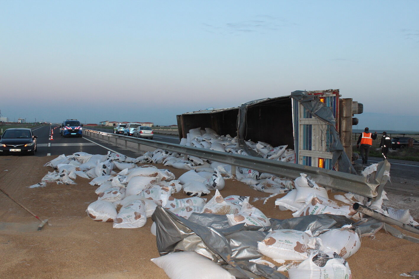 K A Z A Y I G O R U P Y A R D I M E T M E K I C I N D U R A N L A R I 1278699 380524