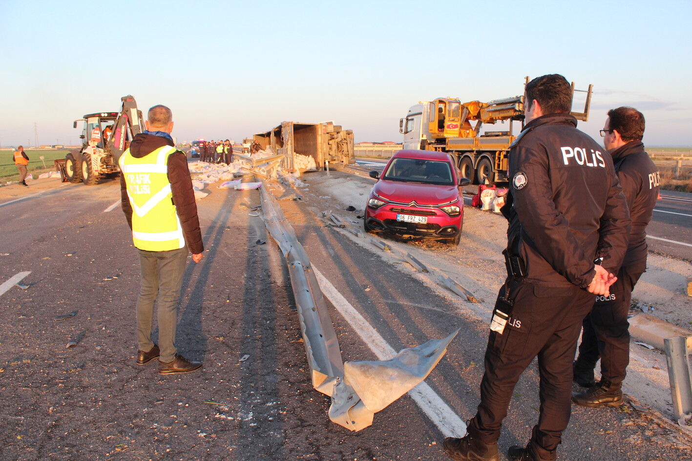 K A Z A Y I G O R U P Y A R D I M E T M E K I C I N D U R A N L A R I 1278707 380524