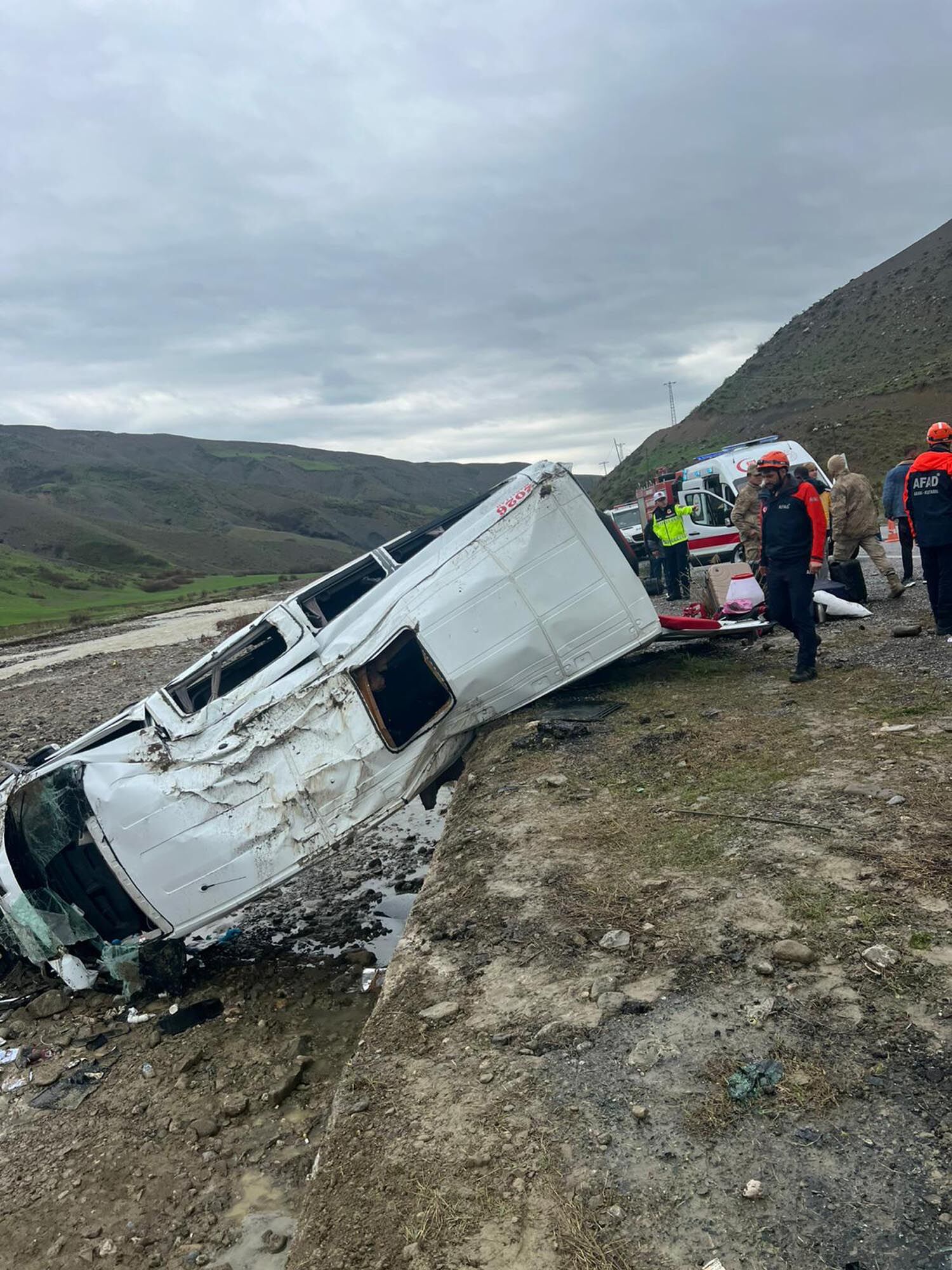 M U S’ T A Y O L C U M I N I B U S U D E R E Y A T A G I N A Y U V A 1279111 380634