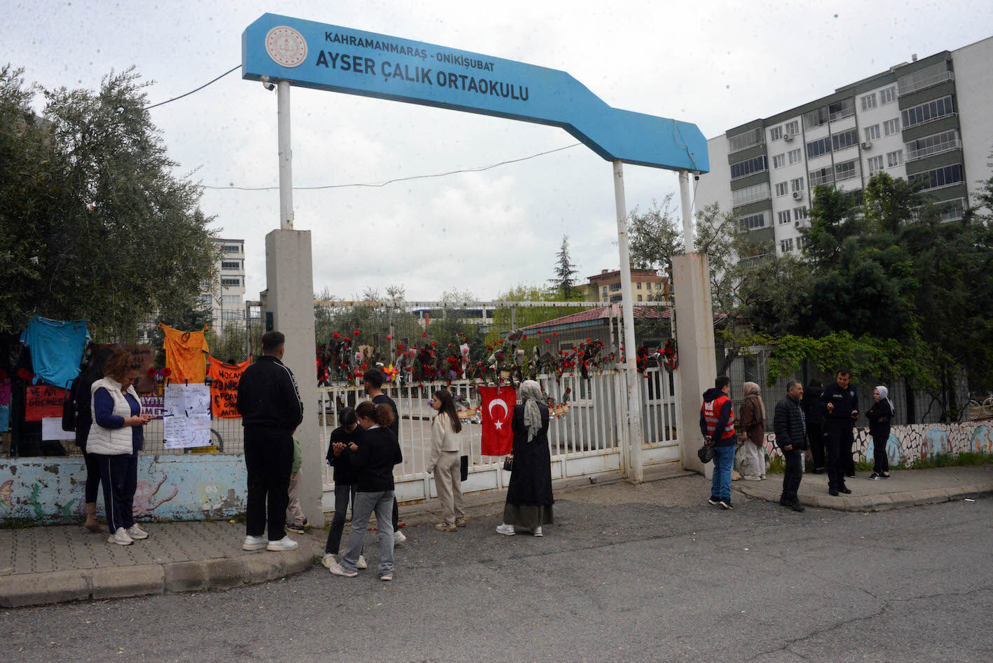 O K U L D A 9 K I S I Y I O L D U R E N O G R E N C I A R K A D A S 1268446 377514