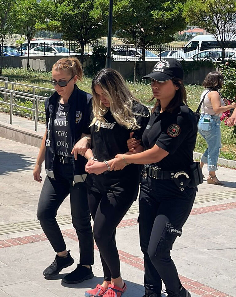 O Z G E C I N A Y E T I N D E E S E B E R A A T 2 S A N I G A A G 1254048 373210