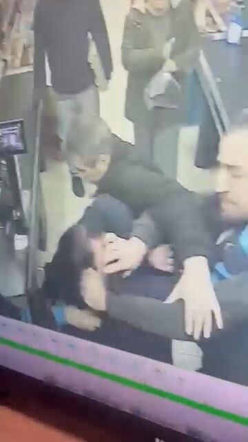 P E N D I K T E P O S E T N E D E N I Y L E T A R T I S T I G I K A S 1252565 372722