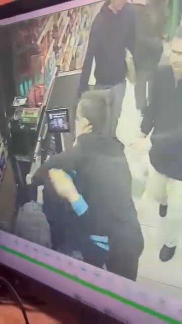 P E N D I K T E P O S E T N E D E N I Y L E T A R T I S T I G I K A S 1252568 372722