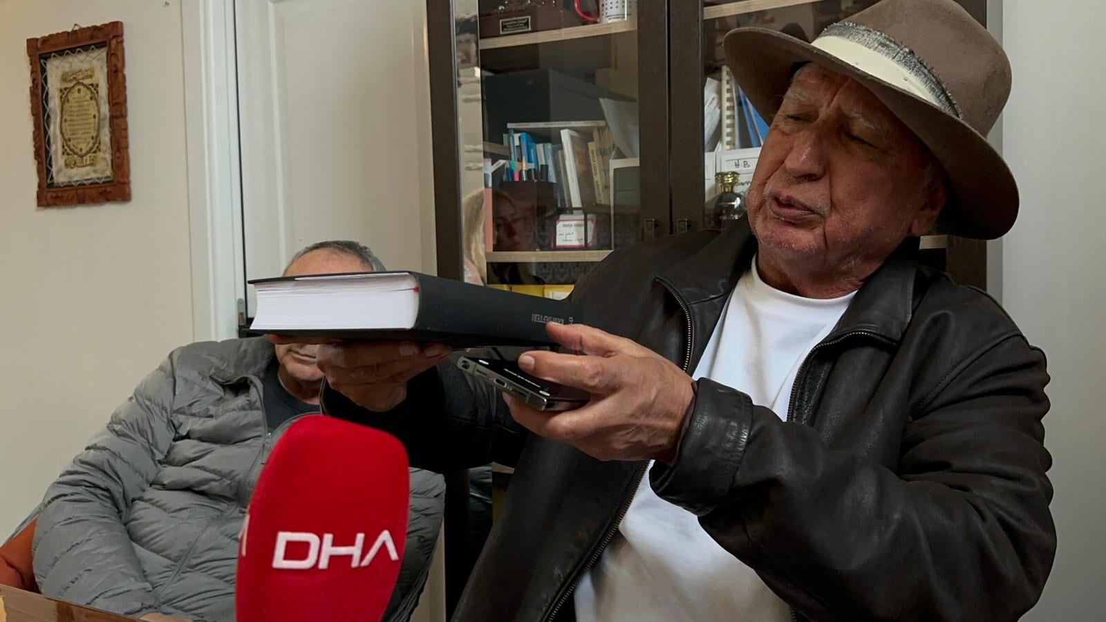 P R O F. D R. U S U M E Z S O Y I S T A N B U L D A 8 B U Y U K 1236860 367834