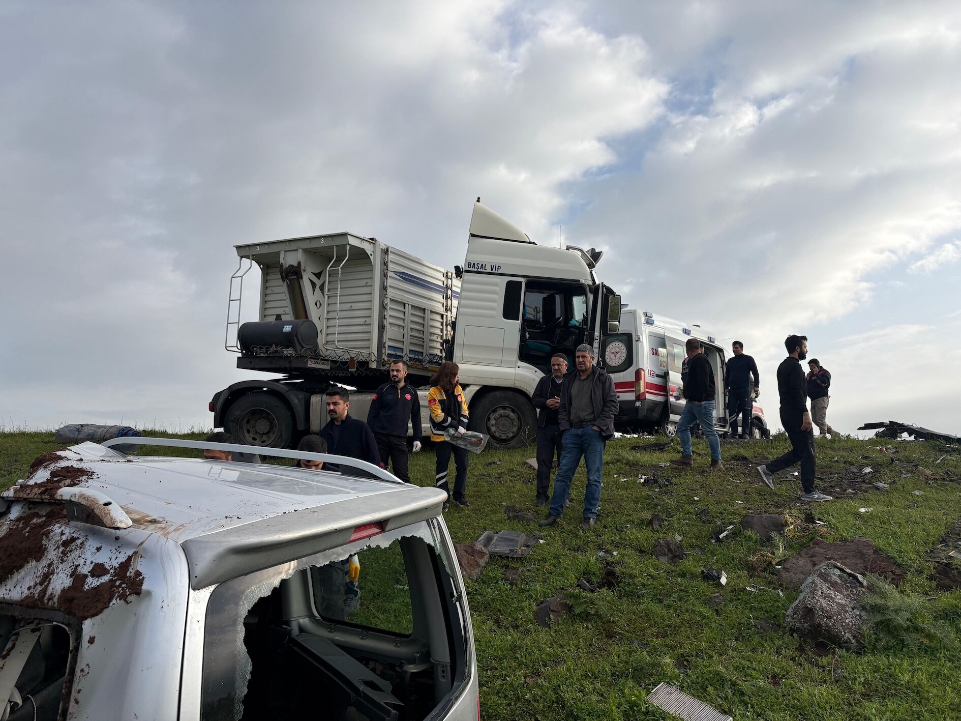 S I V E R E K’ T E T I R I L E H A F I F T I C A R I A R A C C A R 1267480 377297