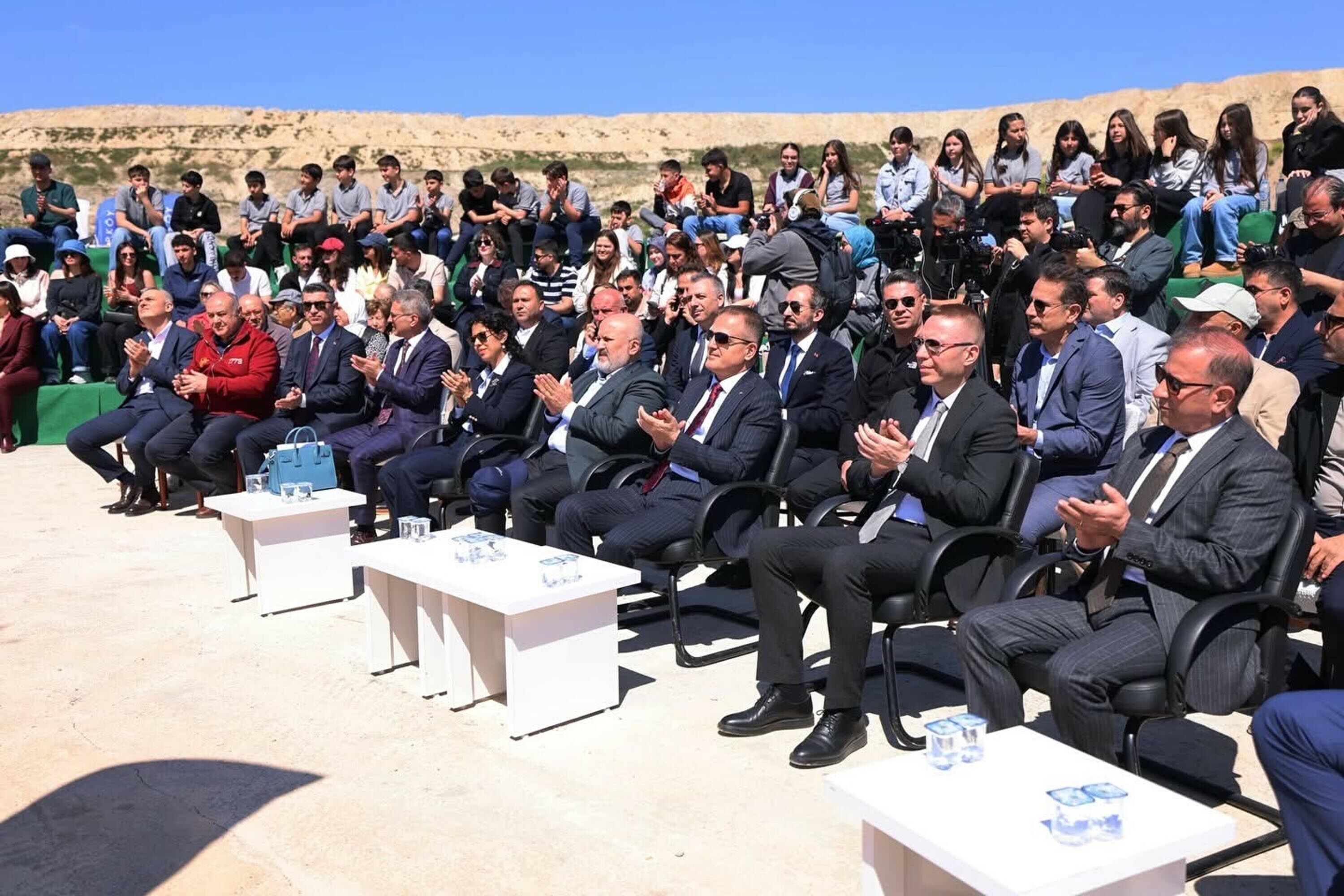 T A S I N A N H E R Z E Y T I N A G A C I I C I N Y E N I B I R F 1272035 378611