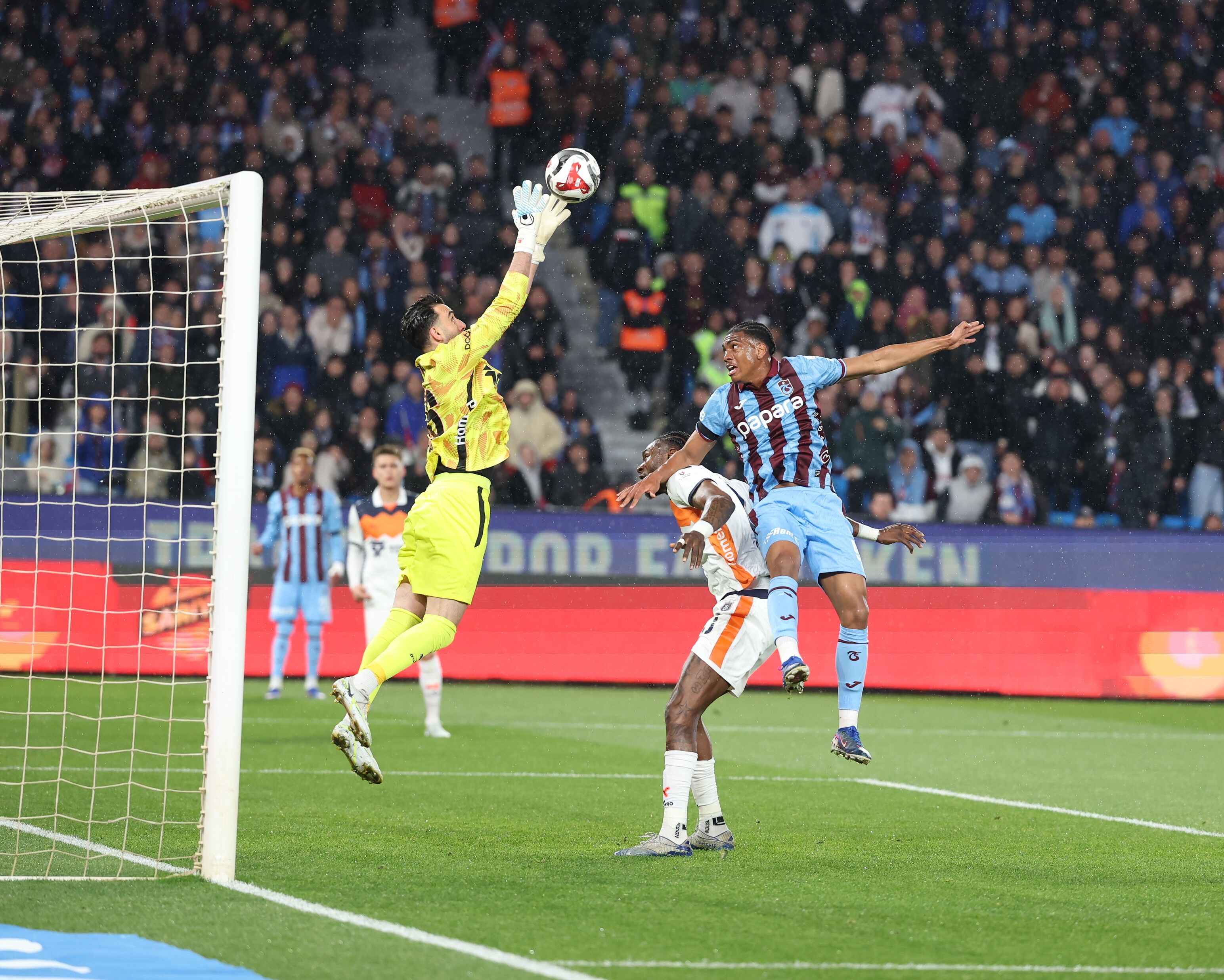 T R A B Z O N S P O R B A S A K S E H I R F O T O G R A F L A R 1268346 377484