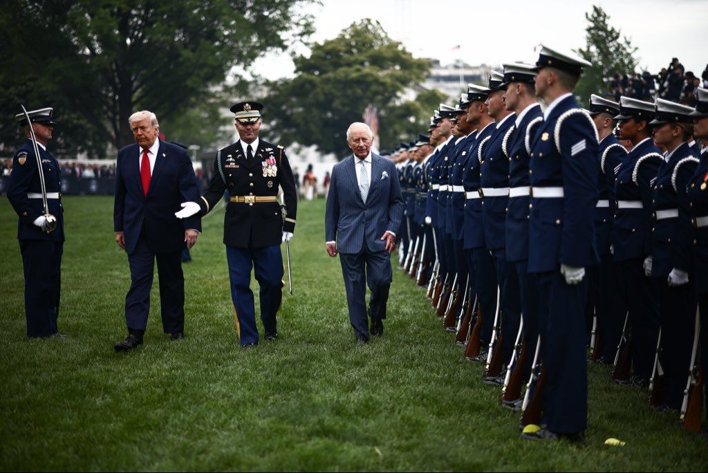 T R U M P A M E R I K A L I L A R I N I N G I L I Z L E R D E N D A H A 1283454 381846