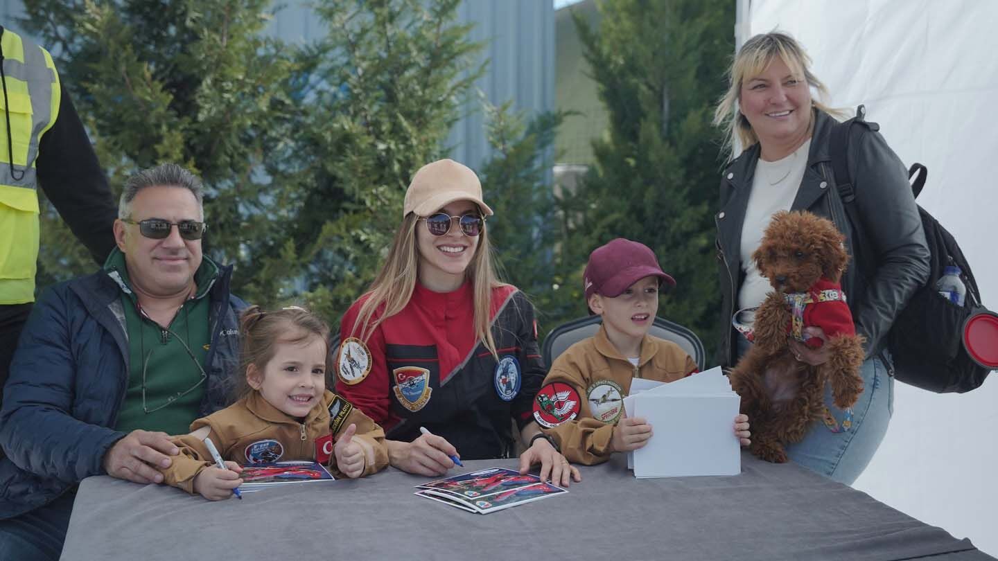 T U R K I Y E’ N I N I L K P R O F E S Y O N E L K A D I N A K R O B A 1279160 380641