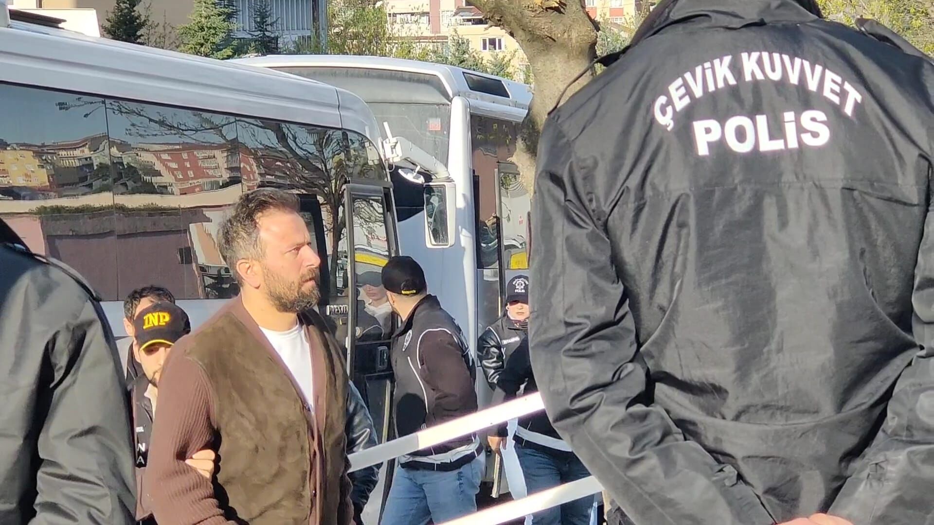 U N L U L E R E Y O N E L I K U Y U S T U R U C U S O R U S T U R M A 1257833 374276