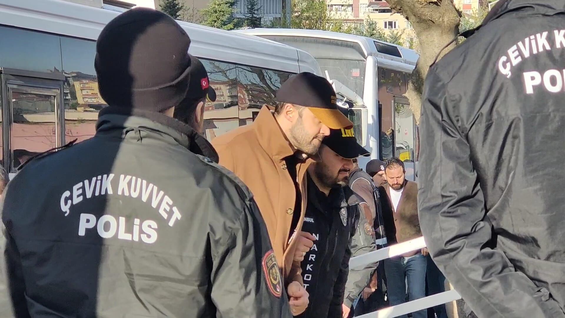 U N L U L E R E Y O N E L I K U Y U S T U R U C U S O R U S T U R M A 1257836 374276