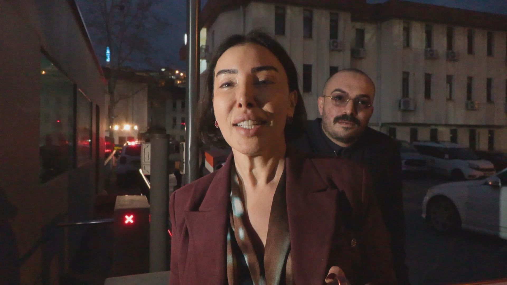 U N L U L E R E Y O N E L I K U Y U S T U R U C U S O R U S T U R M A S I 1249735 371370