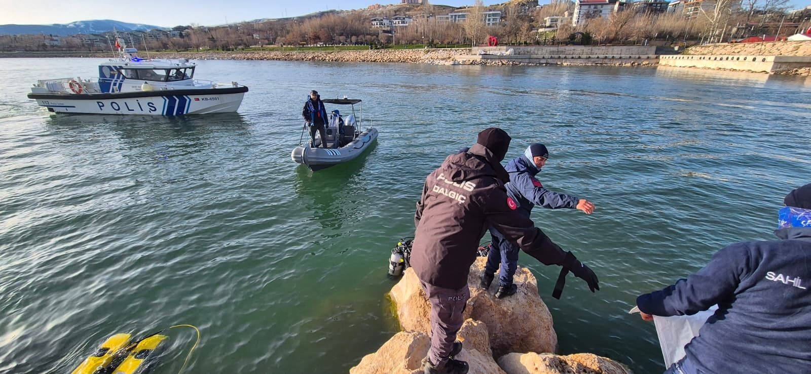 V A N G O L U’ N D E K A Y B O L A N B O R A N O N E R’ I N C A N S 1259352 374760