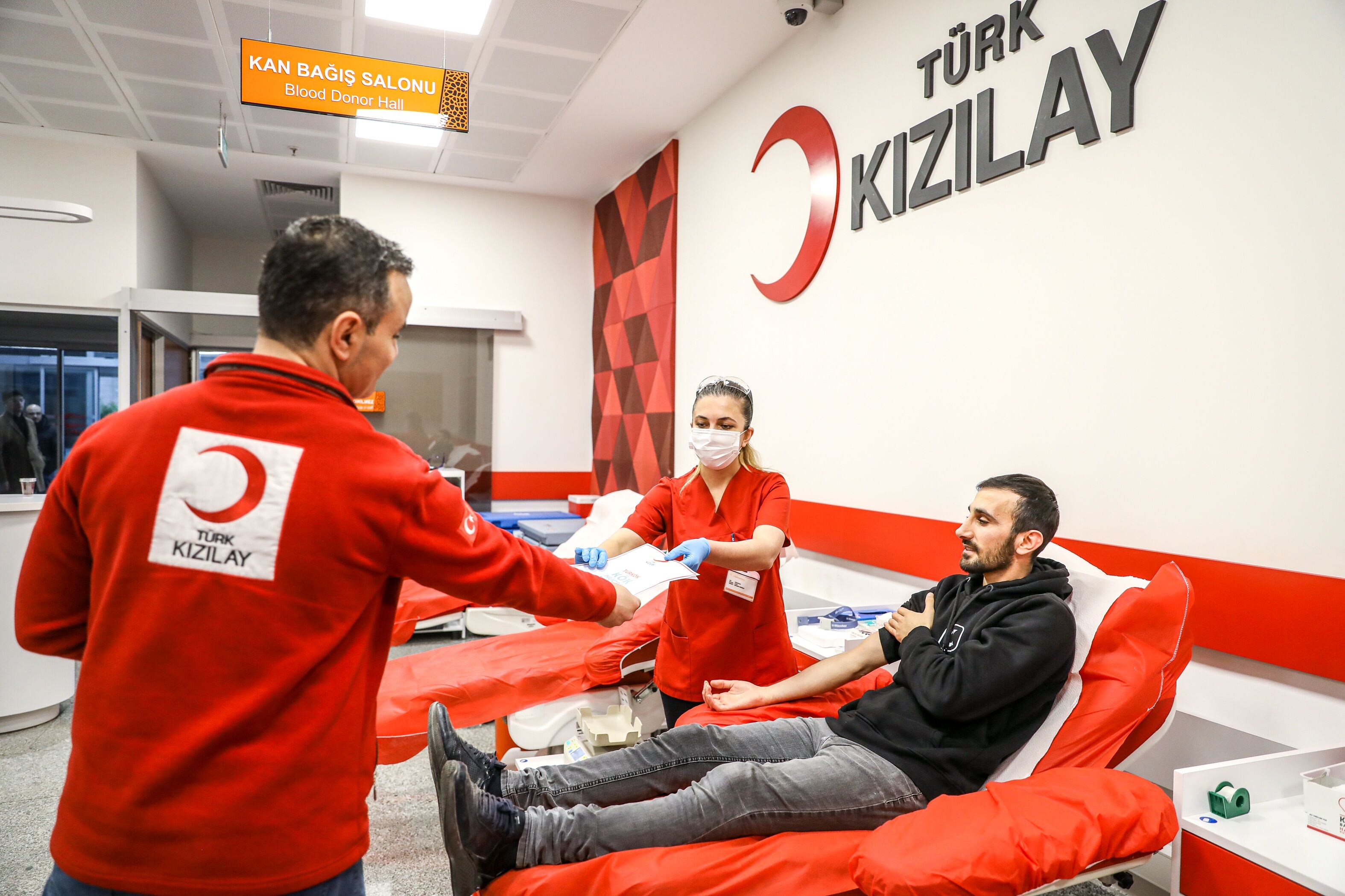 K I Z I L A Y Y I L I N I L K 5 A Y I N D A 12 M I L Y O N U N 1362348 404442