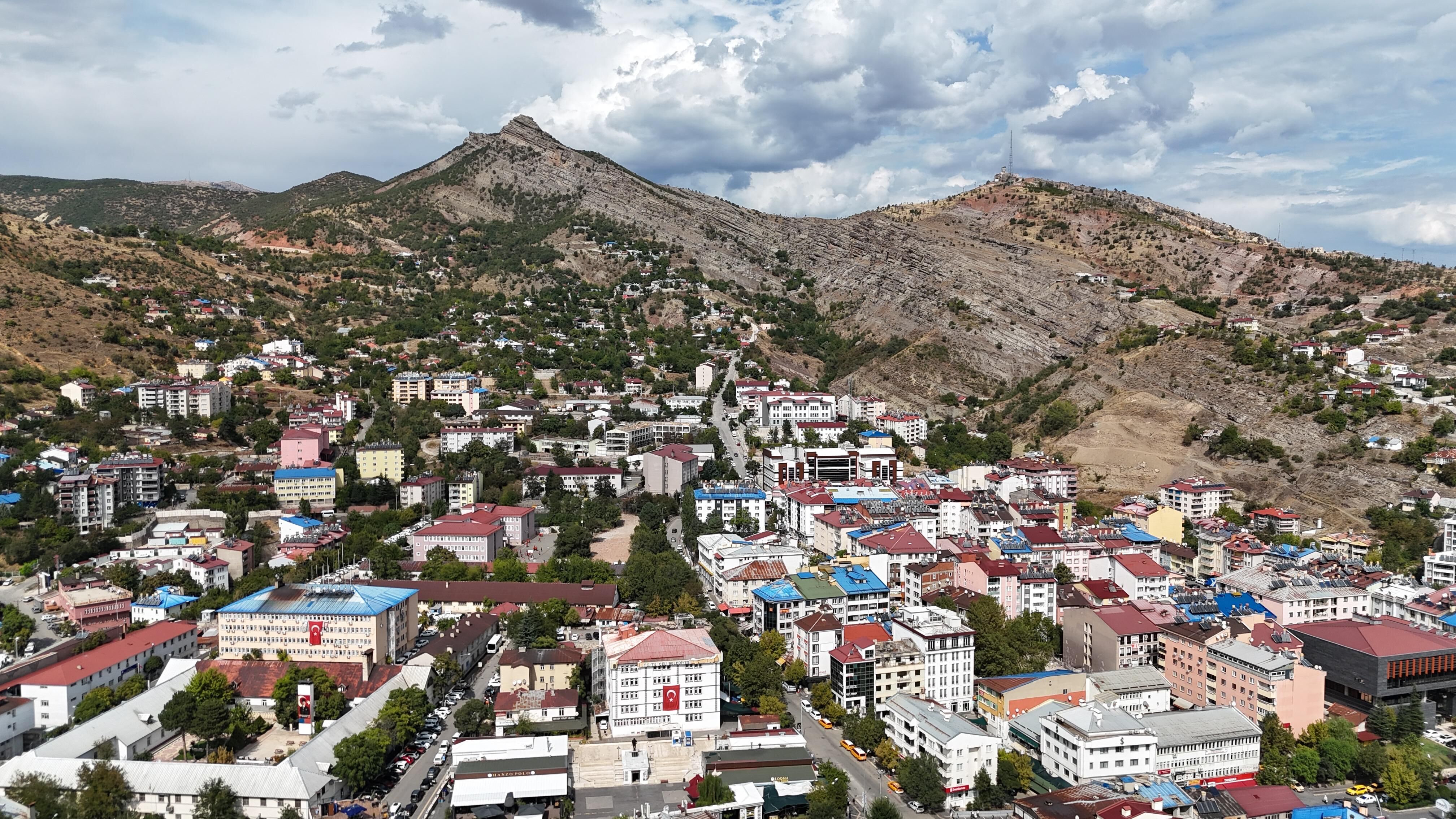 T U N C E L I V A L I S I A Y G O L 3 B I N 272 M A Y I N T E 1404358 417271