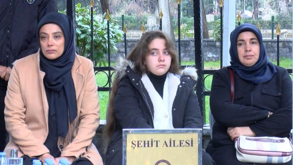 Şehit - Beşiktaş'ta 10 Aralık 2016 tarihindeki terör saldırısında şehit olanlar törenle anıldı. Edirnekapı Polis Şehitliği'ndeki törene şehit aileleri, yakınları ve polis ekipleri katıldı. 