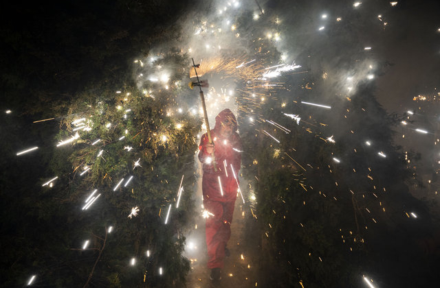 Şeytan Kılığında Festival Kutladılar