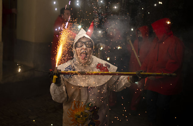 Şeytan Kılığında Festival Kutladılar