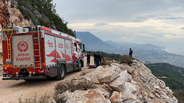 Eşiyle Tartışıp, Otomobili Uçuruma İtti