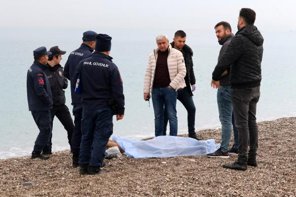 Konyaaltı Sahili'nde Erkek Cesedi Bulundu!