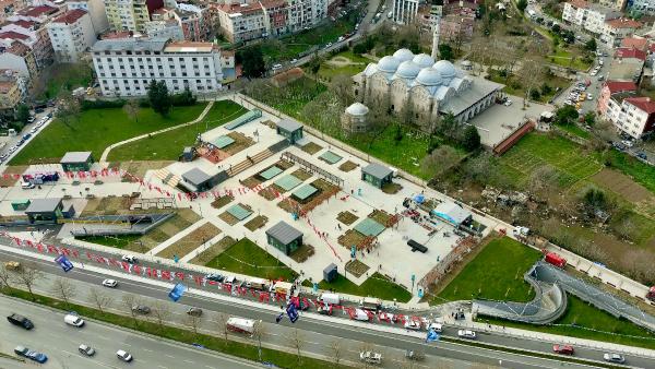 AK Parti Adayı Yıldız ve CHP Adayı Güney, İmamoğlu İle Aynı Sahnede