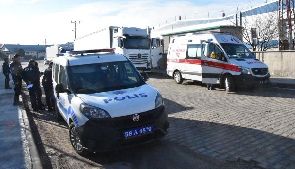 Kullandığı TIR'da Ölü Bulundu