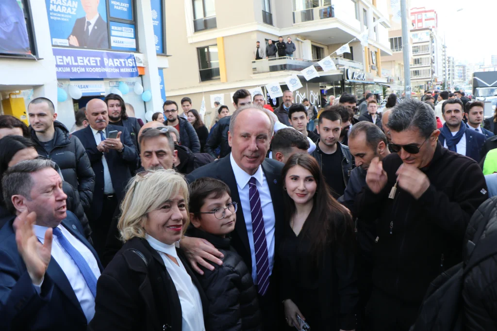 Muharrem İnce'den Özgür Özel'e: Ustana Sor