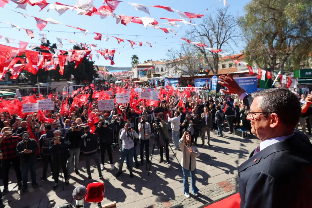 Özgür Özel: İzmir'e Kayyum Atamaya Çalışıyorlar!