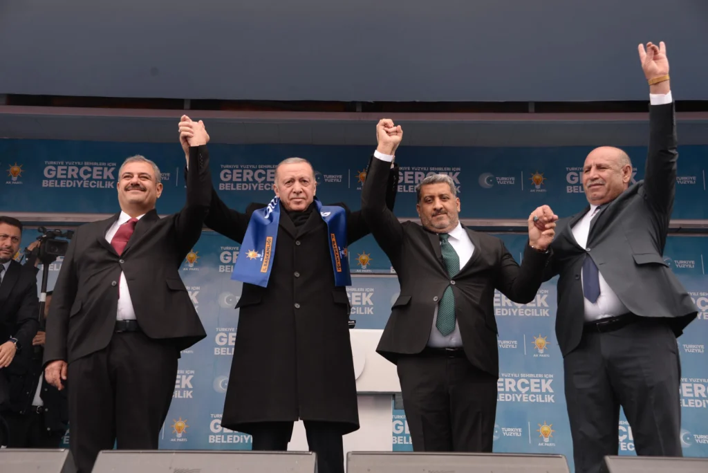 CB Erdoğan: Kapımız Teröristlere de Örgütün Güdümünde Siyasetçilik Oynayanlara da Kapalı