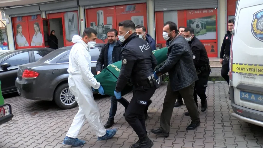 Bahçelievler'de Yangın Çıkan İş Yerinde Elleri Arkadan Bağlanmış Erkeğe Ait Ceset Bulundu