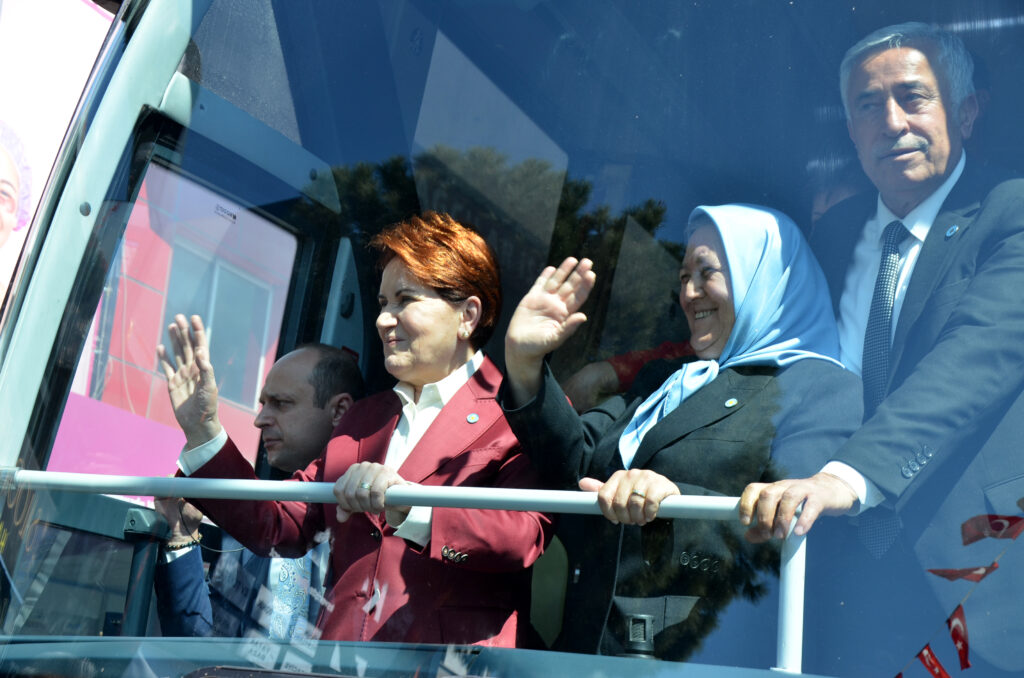 Meral Akşener: Atanamamış Öğretmenlerin Oylarını İstiyorum