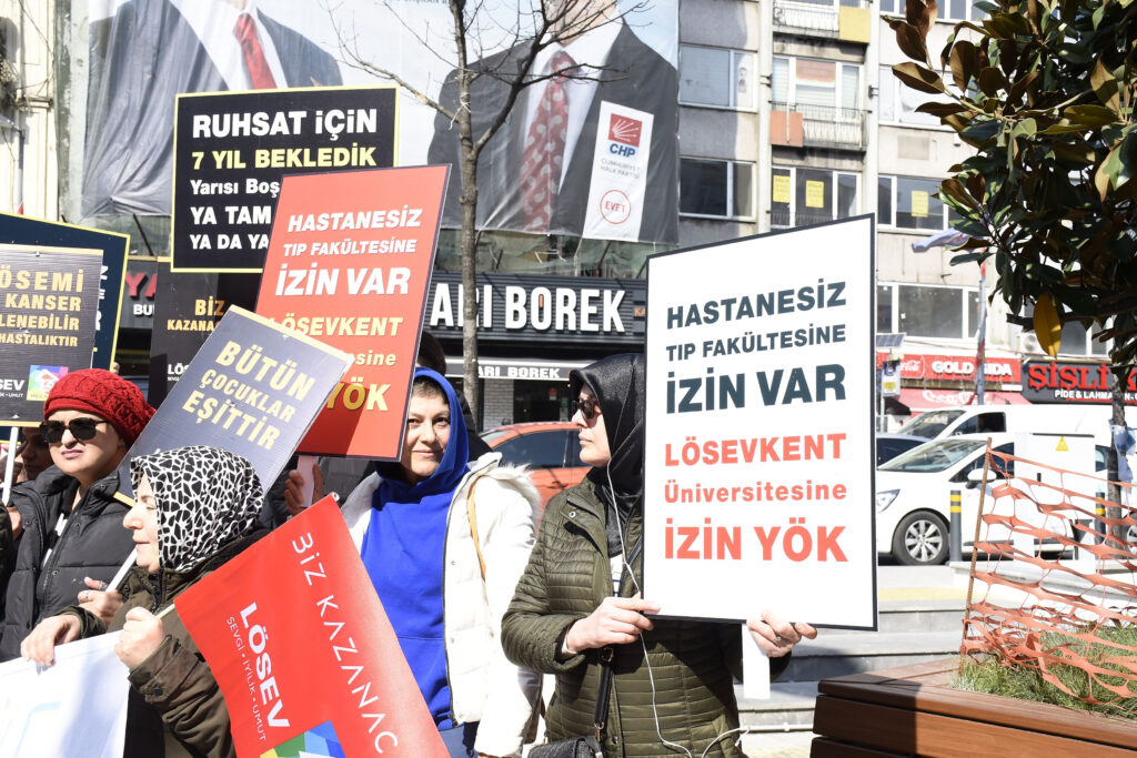 İstanbul'da çLÖSEVç Protestosu