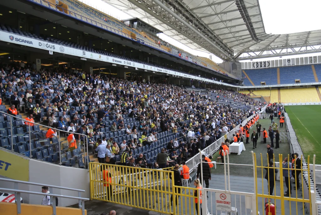 Fenerbahçe Olağanüstü Genel Kurul Toplantısına Dakikalar Kaldı!