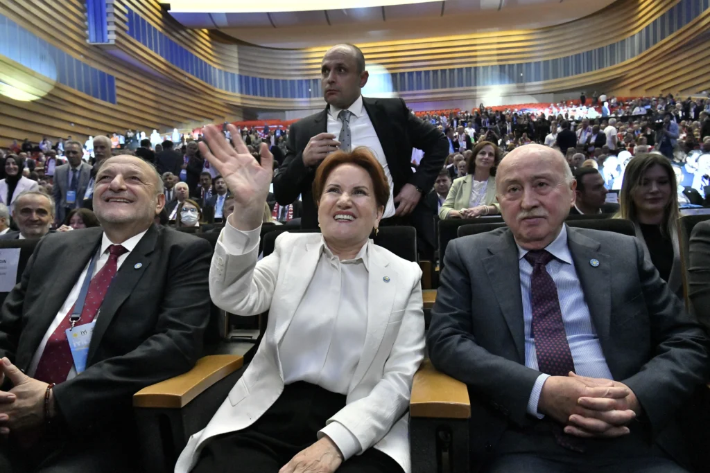 Meral Akşener İYİ Parti'ye Veda Etti: çBu Kürsüden Son Kez Konuşuyorumç