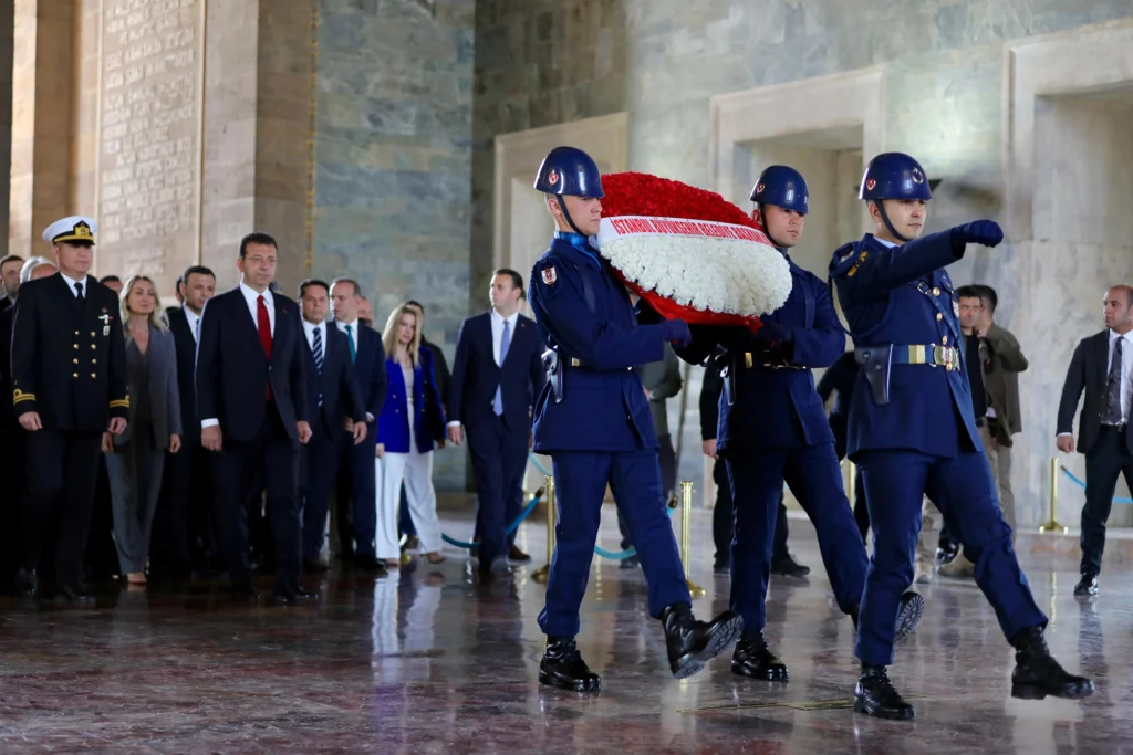 Ekrem İmamoğlu, Anıtkabir'i Ziyaret Etti