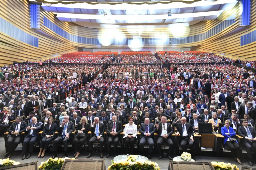 Meral Akşener İYİ Parti'ye Veda Etti: çBu Kürsüden Son Kez Konuşuyorumç