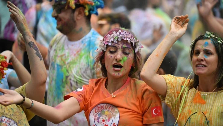 Adana'da Portakal Çiçeği Festivalinde Rengarenk Görüntüler Ortaya Çıktı