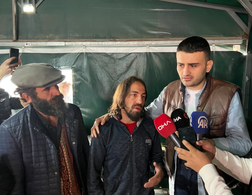 CZN Burak'tan Kamyon Çarpması Sonucu Ölen Neşet Turan'ın Ailesine Taziye Ziyareti