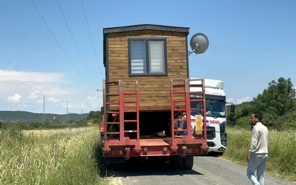 Edirne'de 'Tiny House'lar Valilik Kararıyla Kaldırılmaya Başlandı