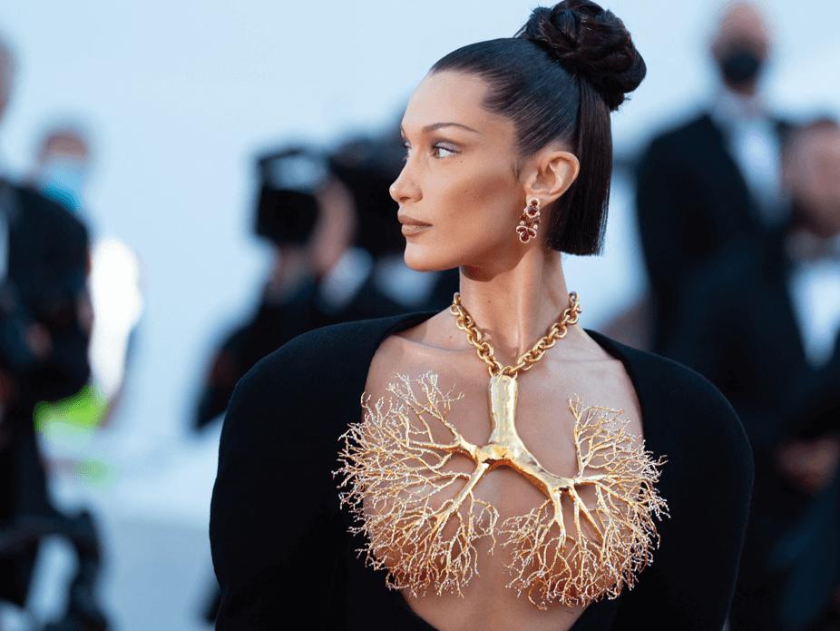 Bella Hadid Modelliği Bıraktı!